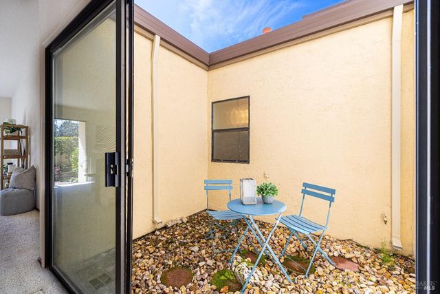 79 Fountain Grove Cir, Napa, CA 94558