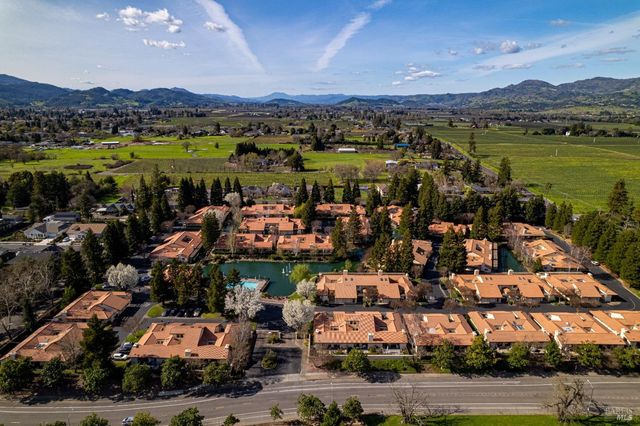 79 Fountain Grove Cir, Napa, CA 94558