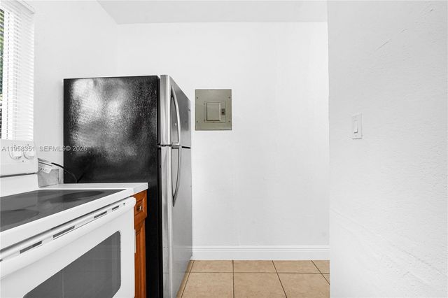 1960 SW 41st Ave 3, Fort Lauderdale, FL 33317