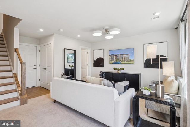 3742 DISTRICT DR, Woodbridge, VA 22193