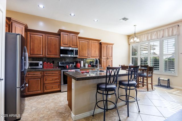 325 W BLUE LAGOON Drive, Casa Grande, AZ 85122