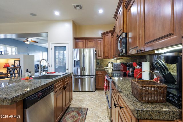 325 W BLUE LAGOON Drive, Casa Grande, AZ 85122