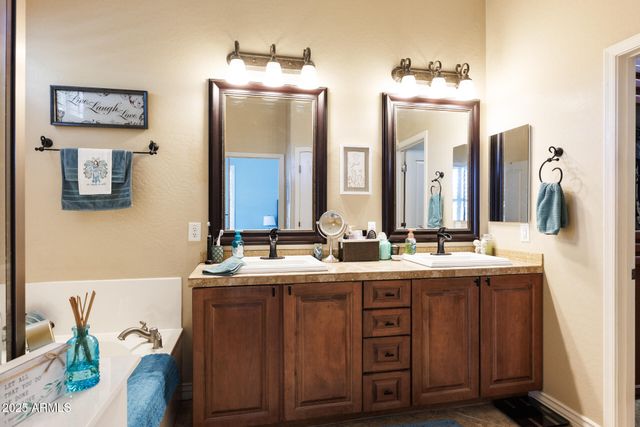 325 W BLUE LAGOON Drive, Casa Grande, AZ 85122