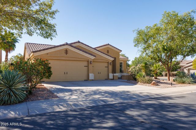 325 W BLUE LAGOON Drive, Casa Grande, AZ 85122