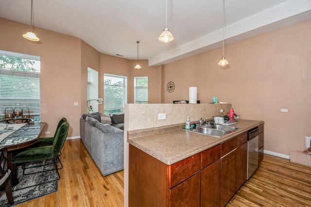 3549 S King Drive 3, Chicago, IL 60653