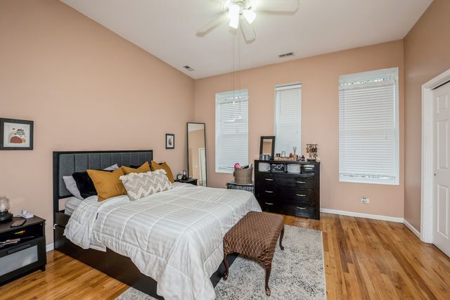 3549 S King Drive 3, Chicago, IL 60653