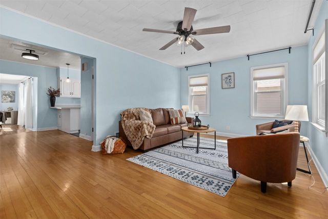 672 W 8TH AVENUE, Oshkosh, WI 54902