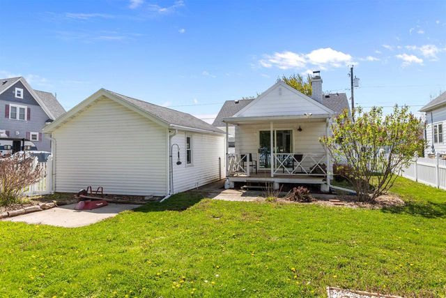 672 W 8TH AVENUE, Oshkosh, WI 54902