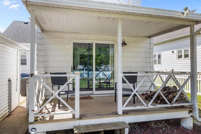 672 W 8TH AVENUE, Oshkosh, WI 54902