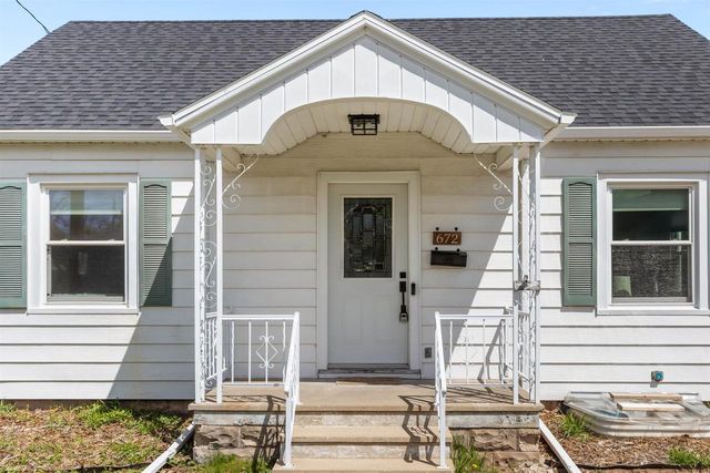 672 W 8TH AVENUE, Oshkosh, WI 54902