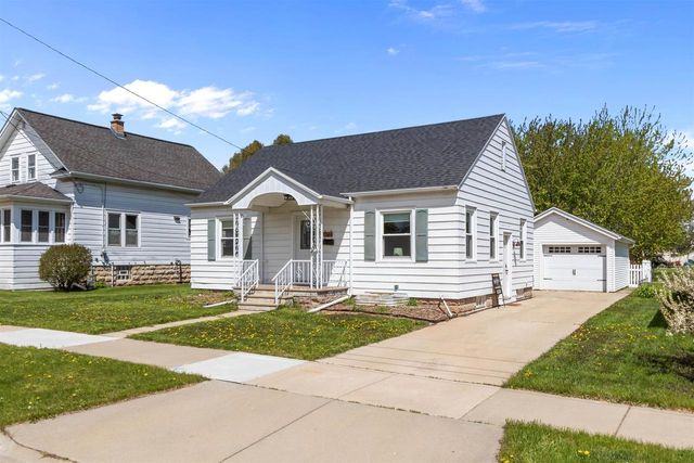 672 W 8TH AVENUE, Oshkosh, WI 54902