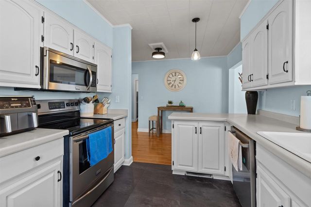 672 W 8TH AVENUE, Oshkosh, WI 54902