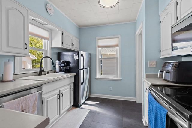 672 W 8TH AVENUE, Oshkosh, WI 54902
