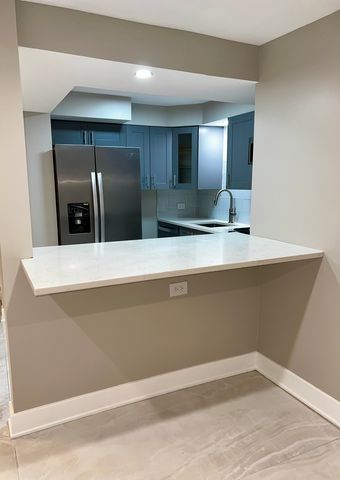 9832 Nottingham Avenue 17, Chicago Ridge, IL 60415