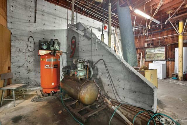 9432 Rainier Avenue S, Seattle, WA 98118