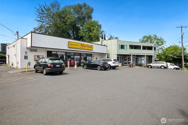 9432 Rainier Avenue S, Seattle, WA 98118