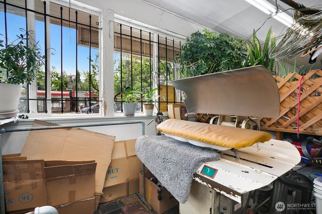 9432 Rainier Avenue S, Seattle, WA 98118