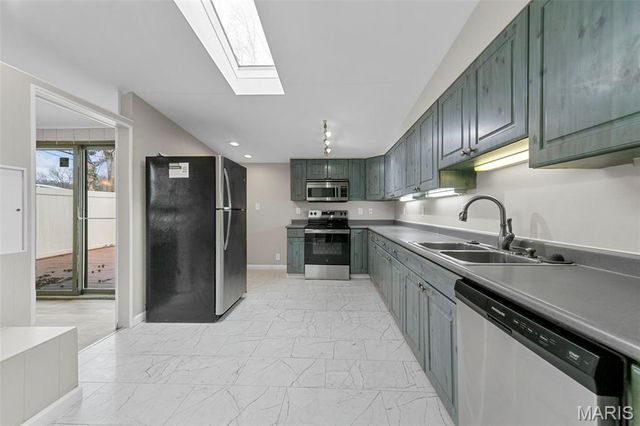 750 Saint Anthony Lane, St Louis, MO 63033