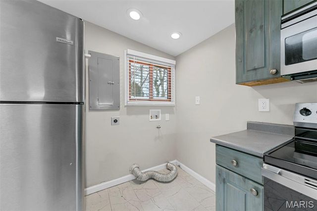 750 Saint Anthony Lane, St Louis, MO 63033