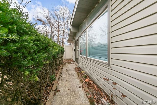 750 Saint Anthony Lane, St Louis, MO 63033