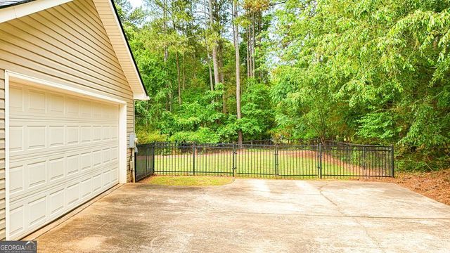 29 Eric Way, Bogart, GA 30622