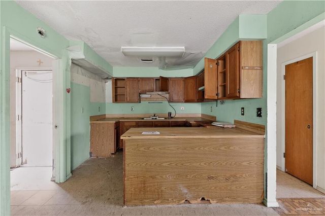 1104 S Chelo Drive, La Feria, TX 78559