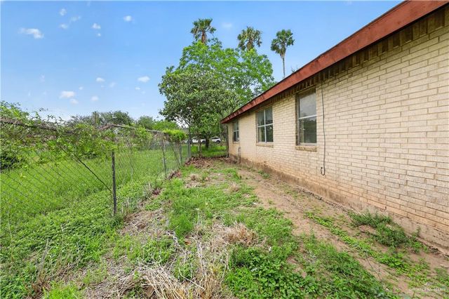 1104 S Chelo Drive, La Feria, TX 78559