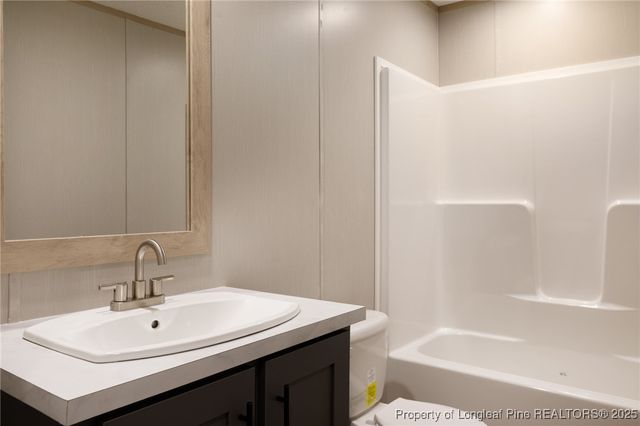 655 Edgegrove Circle, St Pauls, NC 28384