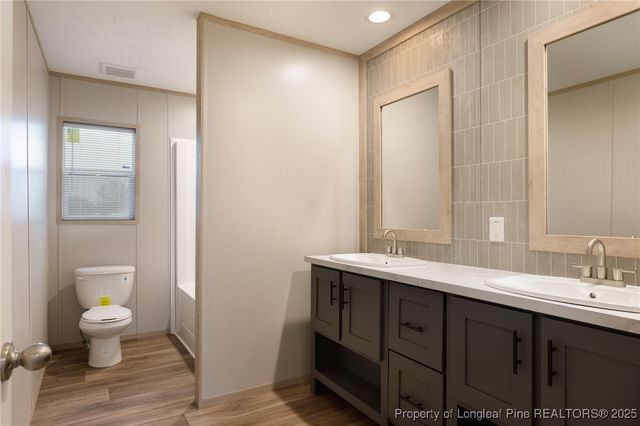 655 Edgegrove Circle, St Pauls, NC 28384