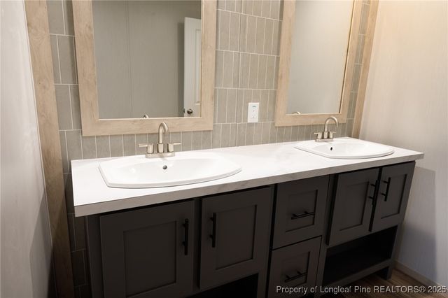 655 Edgegrove Circle, St Pauls, NC 28384