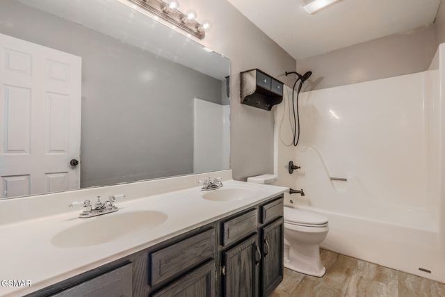 768 Harvest Meadows Drive, Kodak, TN 37764