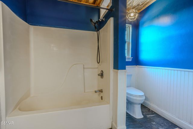 768 Harvest Meadows Drive, Kodak, TN 37764