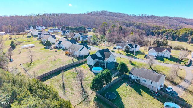 768 Harvest Meadows Drive, Kodak, TN 37764