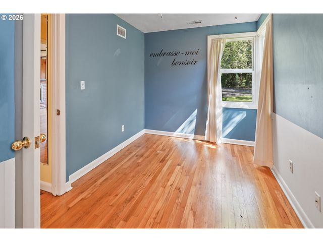 5741 Sw PASADENA Dr, Portland, OR 97219