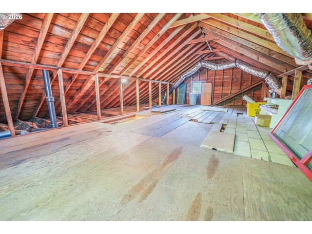5741 Sw PASADENA Dr, Portland, OR 97219
