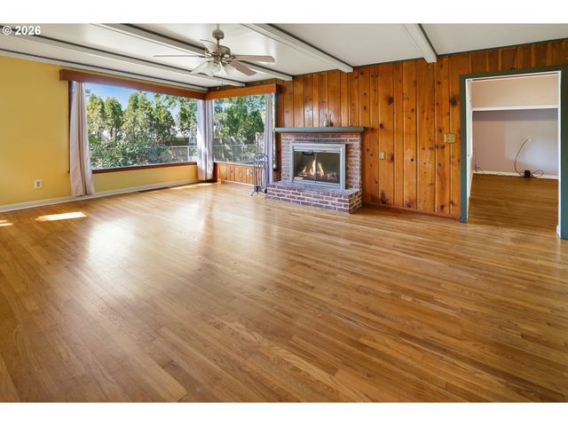 5741 Sw PASADENA Dr, Portland, OR 97219