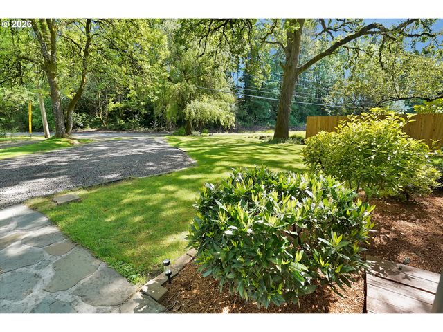 5741 Sw PASADENA Dr, Portland, OR 97219