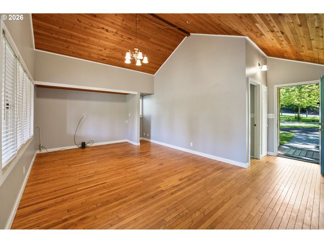 5741 Sw PASADENA Dr, Portland, OR 97219