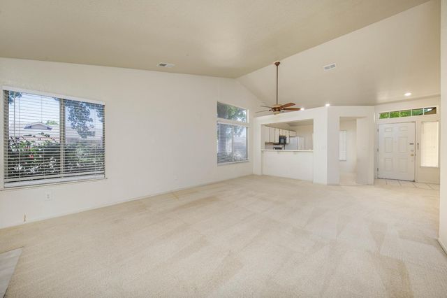 2109 Alta Sierra St, Stockton, CA 95206
