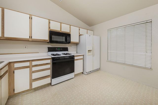 2109 Alta Sierra St, Stockton, CA 95206