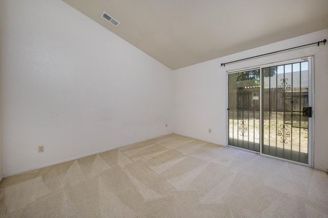 2109 Alta Sierra St, Stockton, CA 95206