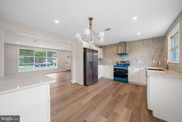 1381 DEUTZ AVE, Hamilton, NJ 08611