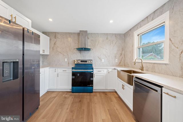 1381 DEUTZ AVE, Hamilton, NJ 08611