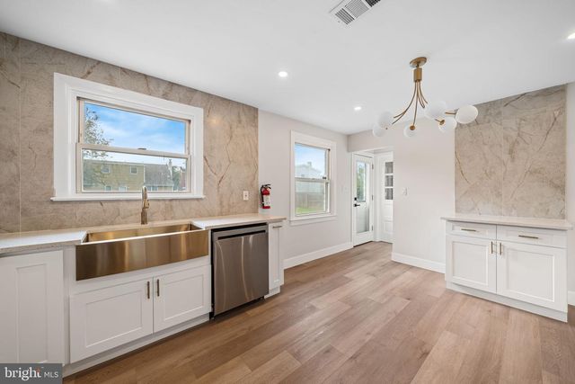 1381 DEUTZ AVE, Hamilton, NJ 08611