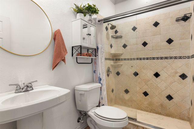 2210 N Sky Meadows Drive, Caddo Mills, TX 75135