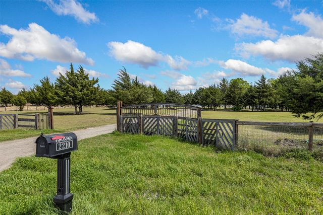 2210 N Sky Meadows Drive, Caddo Mills, TX 75135