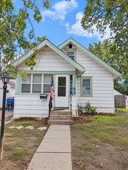 2082 Manitou Avenue, Saint Paul, MN 55119