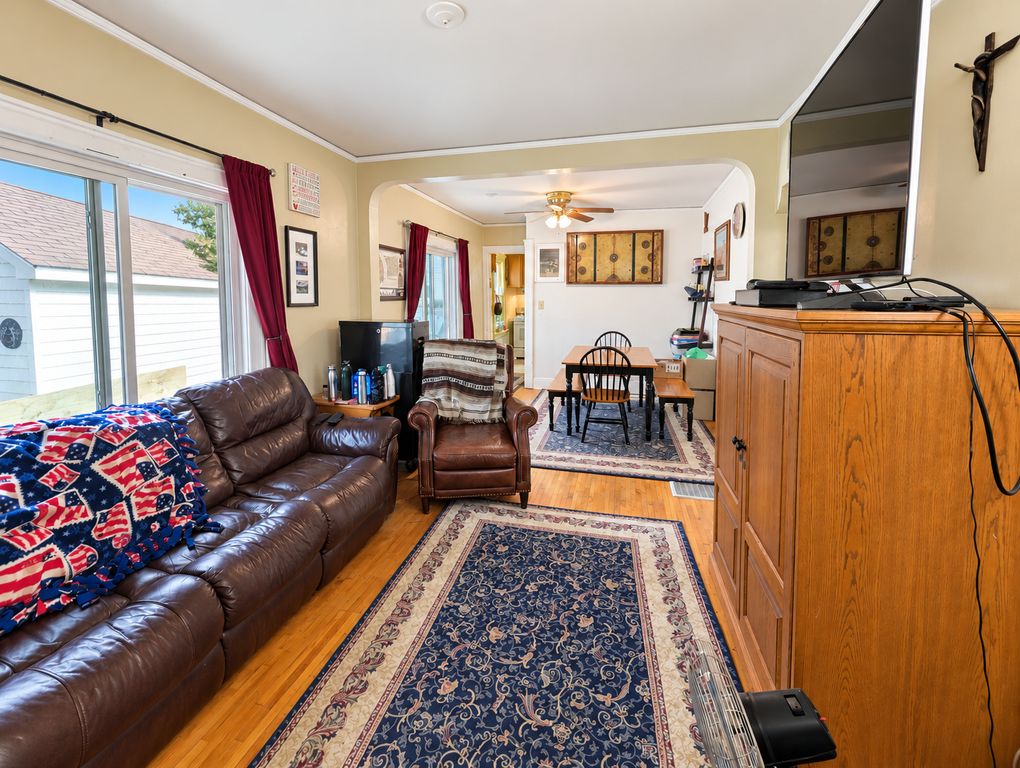 2082 Manitou Avenue, Saint Paul, MN 55119 — photo 2