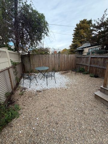 445 Washington Street 2, Newton, MA 02458