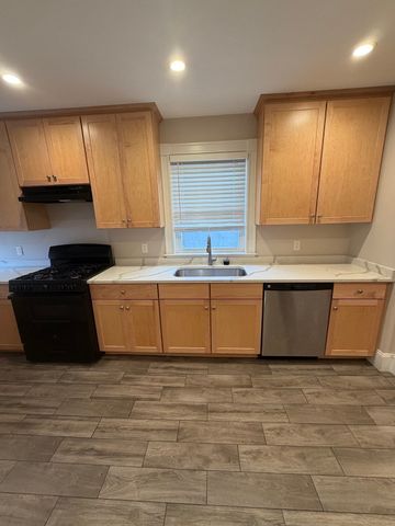 445 Washington Street 2, Newton, MA 02458